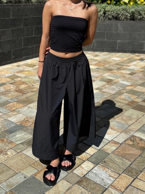 Uniqlo Pants - UNIQLO Nylon Culottes size S
